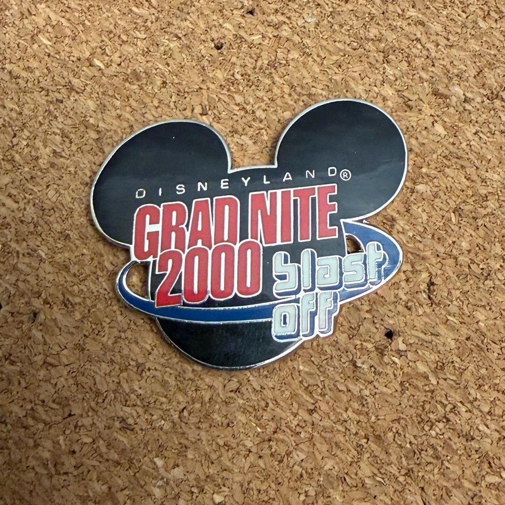 Authentic Disney Disneyland Grad Nite 2000 🧷